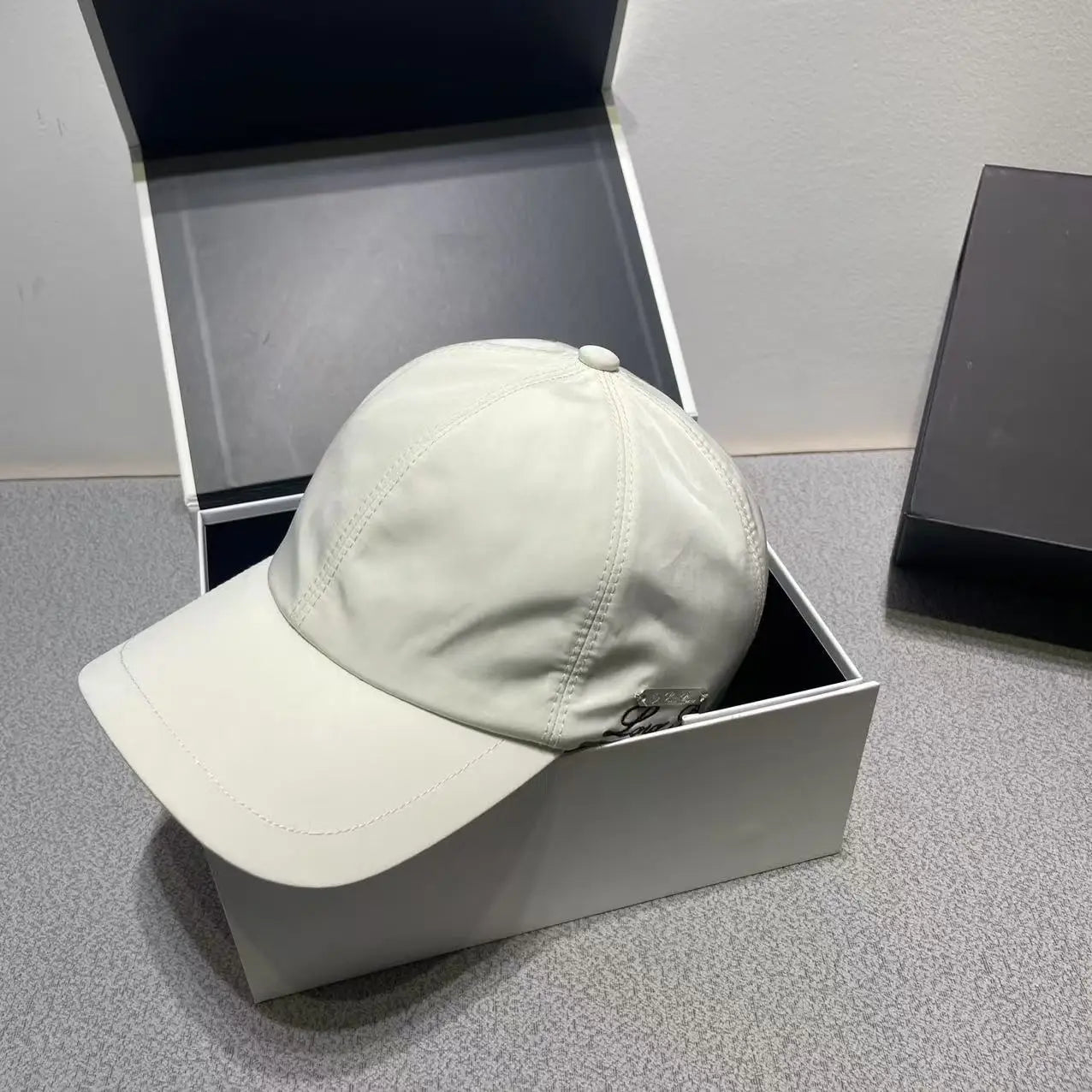 High quality letter embroidered baseball cap