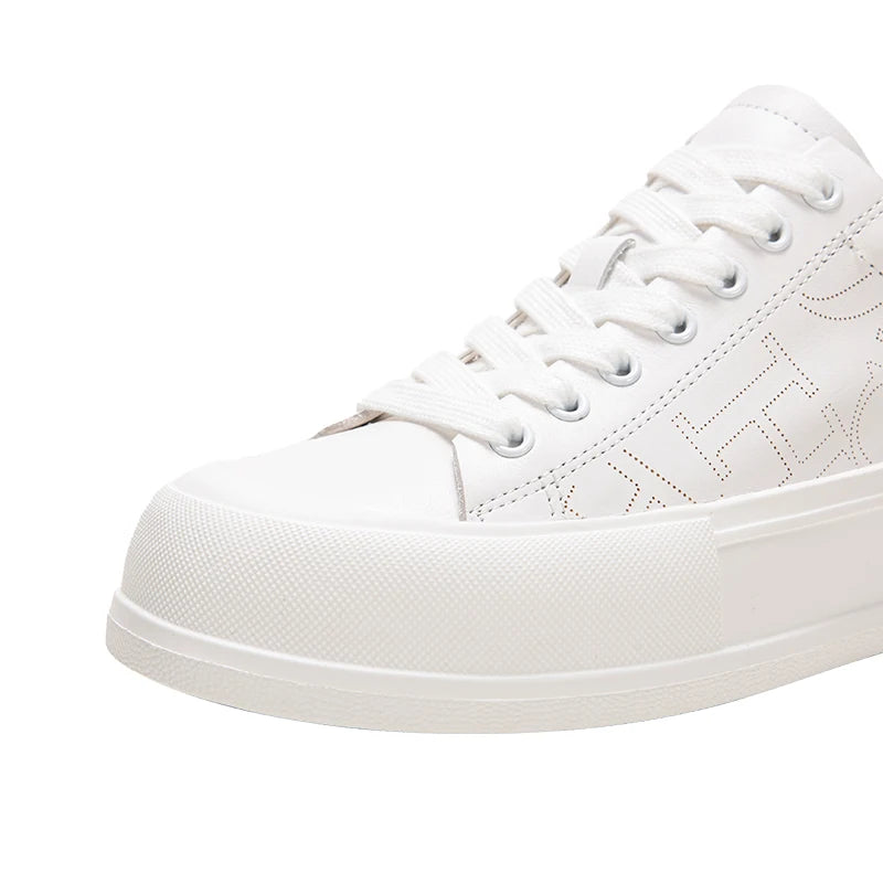 Women's casual shoes