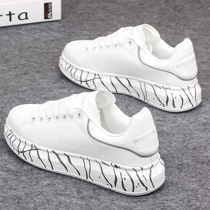 leisure thick-soled women's white shoes