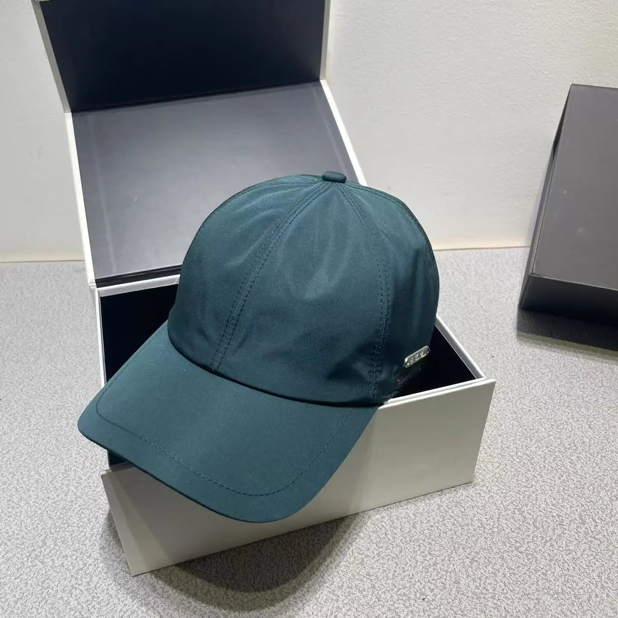 High quality letter embroidered baseball cap